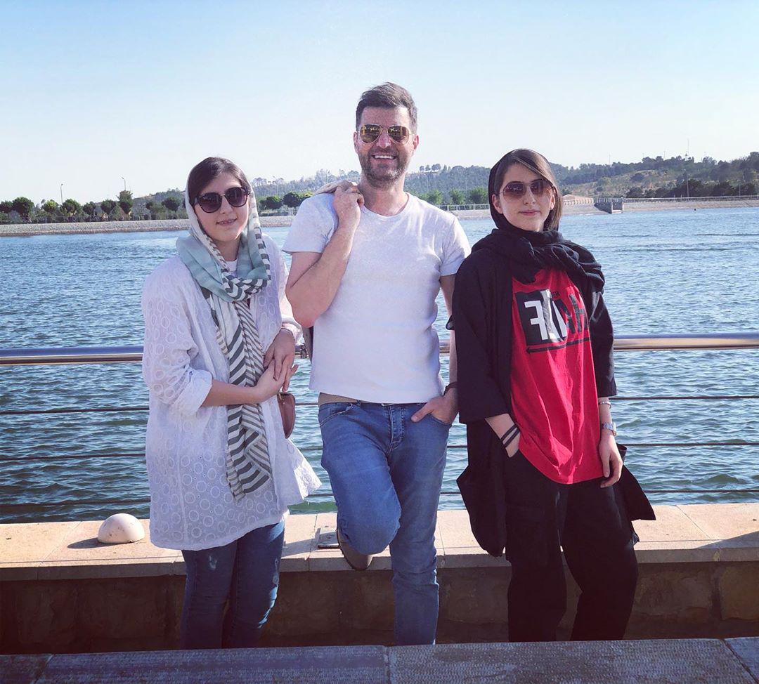 چهره ها/ اولین عکس باربد بابایی در کنار دختران دوقلویش