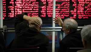 حقوقی ها ترمز ریزش بورس را کشیدند