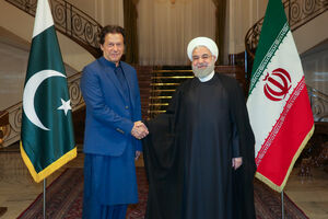 عمران‌خان بر لزوم توسعه روابط پاکستان با ایران تاکید کرد