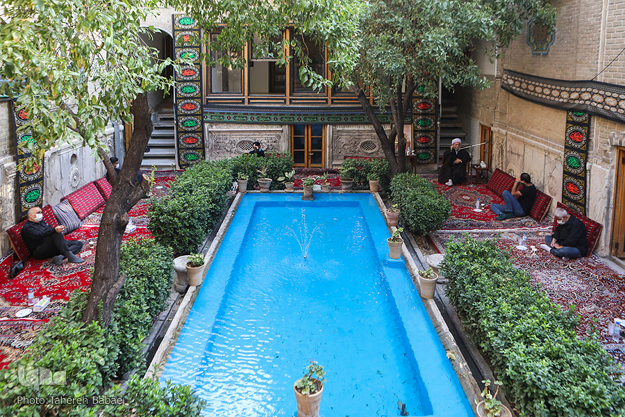 مراسم روضه در خانه ملک