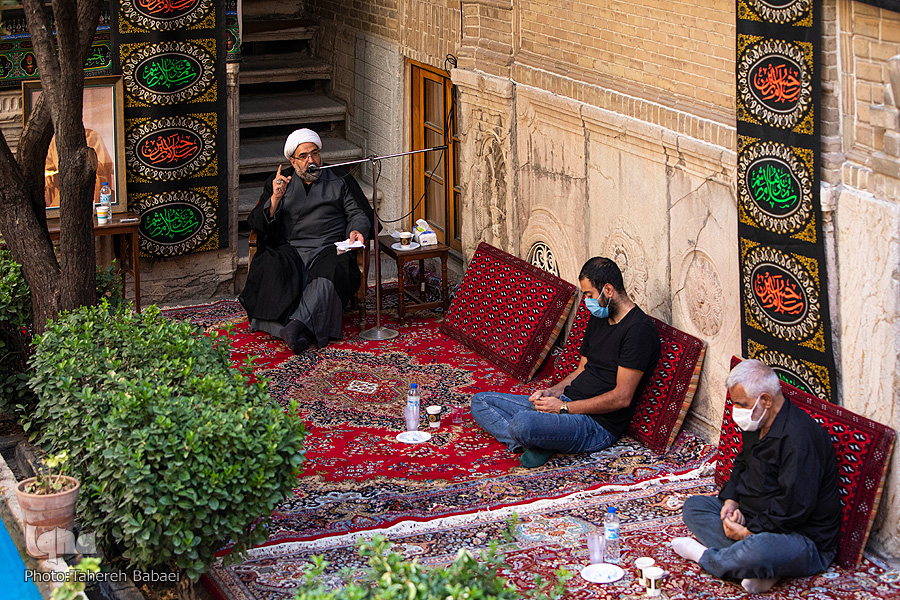 مراسم روضه در خانه ملک