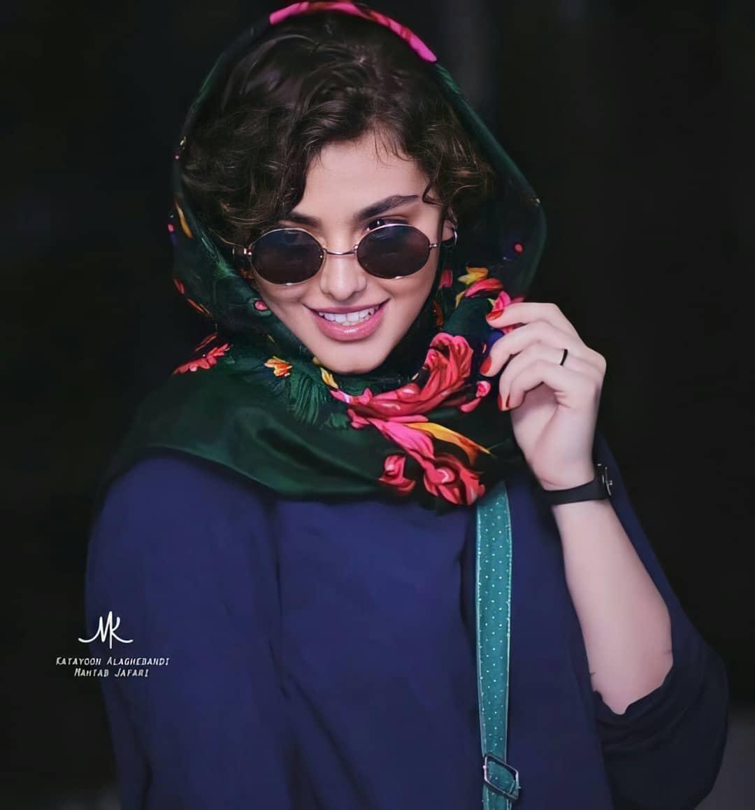 چهره‌ها/ تیپ تابستانی ریحانه پارسا