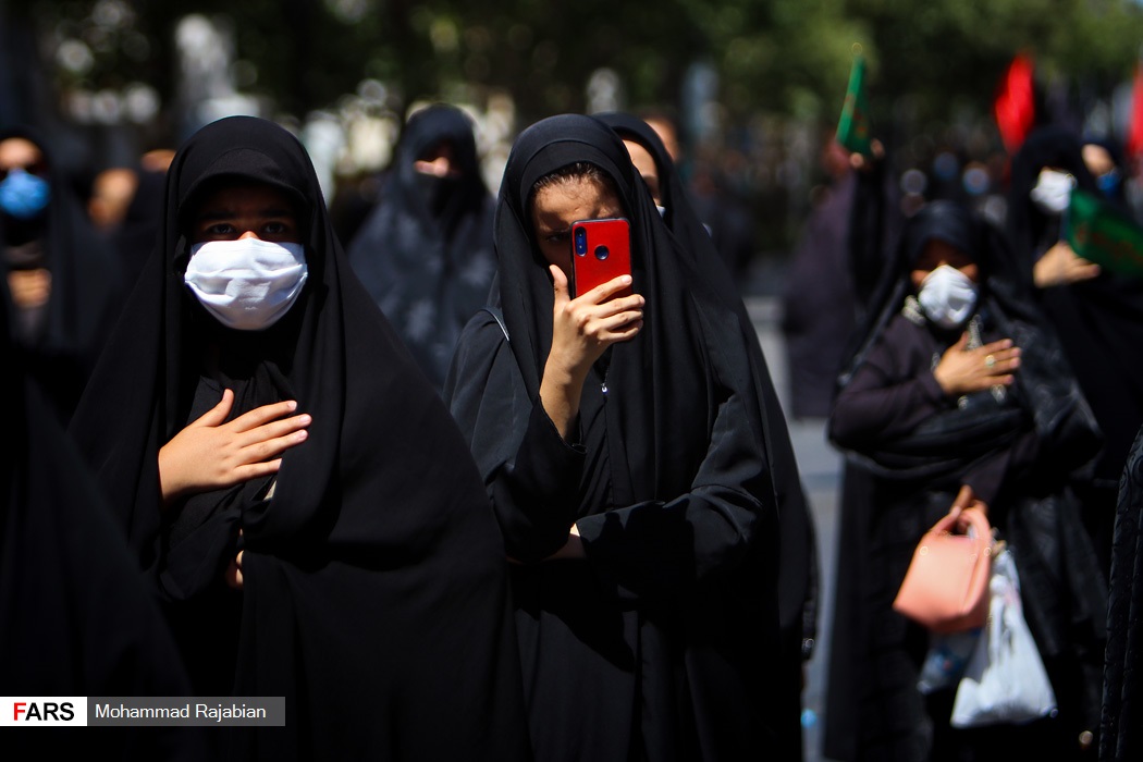 عزاداری ظهر تاسوعا در اطراف حرم مطهر رضوی