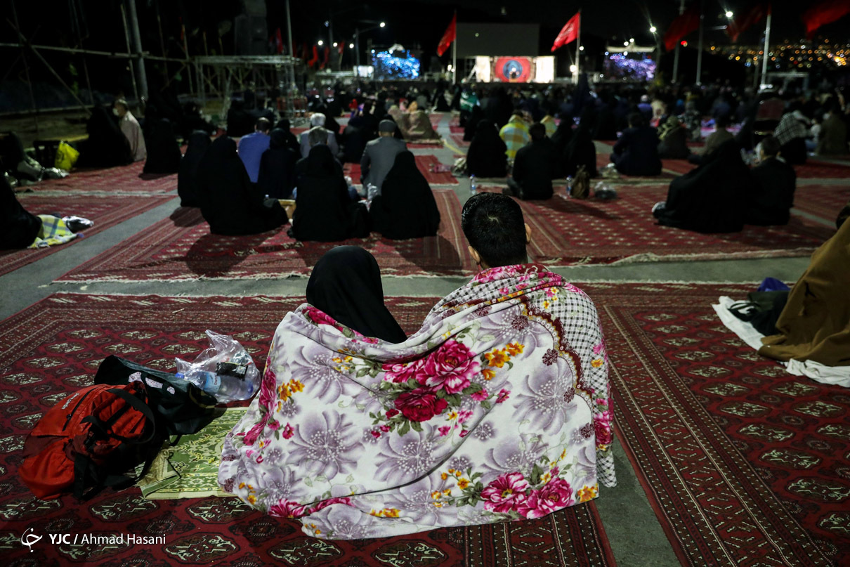 حال و هوای کوه پارک مشهد در شب تاسوعا