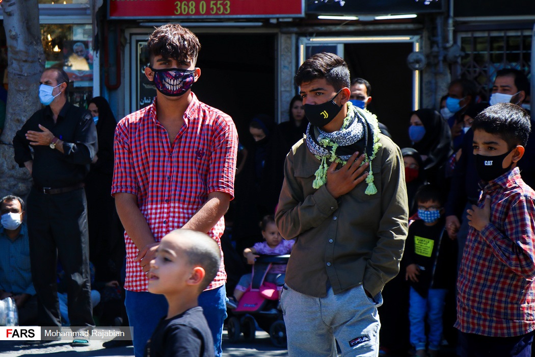 عزاداری ظهر تاسوعا در اطراف حرم مطهر رضوی