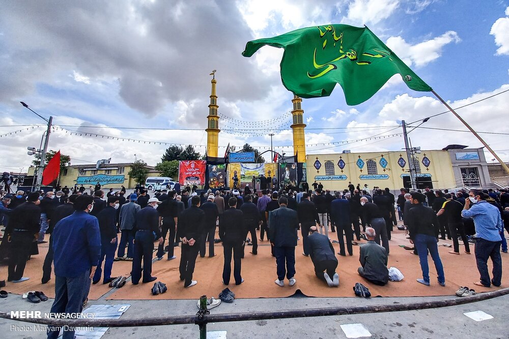 نماز ظهر عاشورا در آستان امامزاده سید عباس(ع) بجنورد