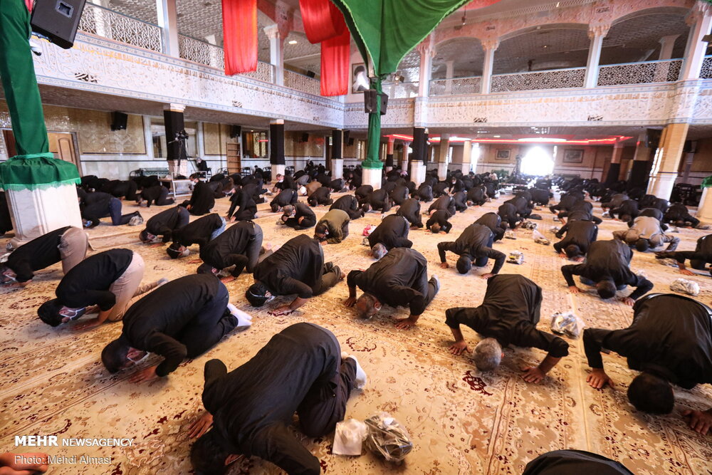 عکس/ نظم دیدنی زنجانی ها در حسینیه اعظم زنجان