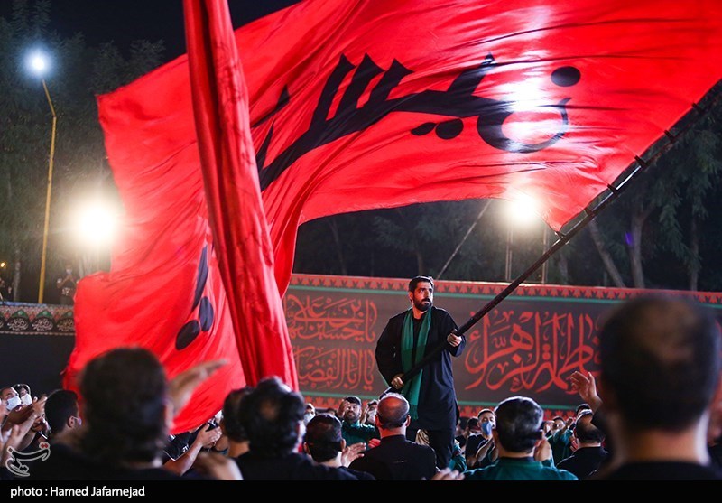 عزاداری شب عاشورا در هیئت ریحانة الحسین