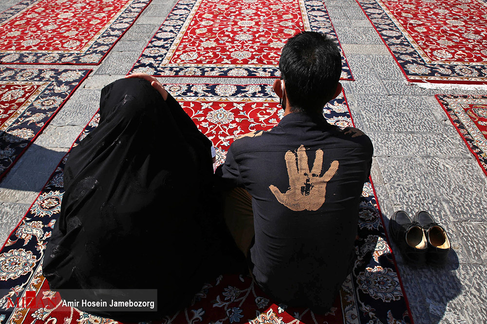 عکس/ فاصله نمازگزاران عاشورایی در حرم حضرت عبدالعظیم حسنی (ع)