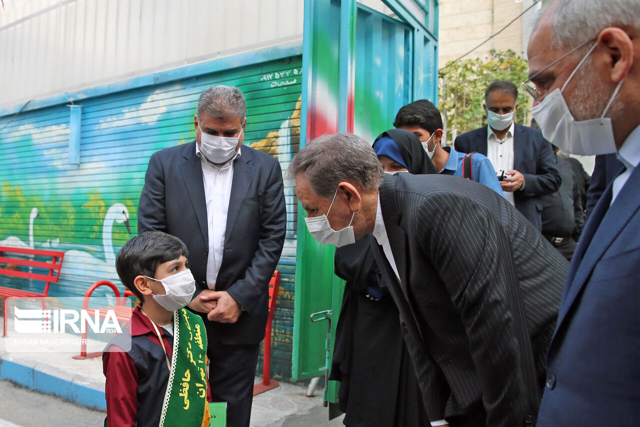 حضور جهانگیری در مدارس تهران