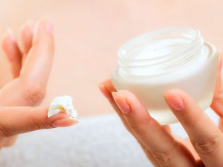 لوسیون پاک کننده‌ مخصوص پوست های چرب و جوش دار