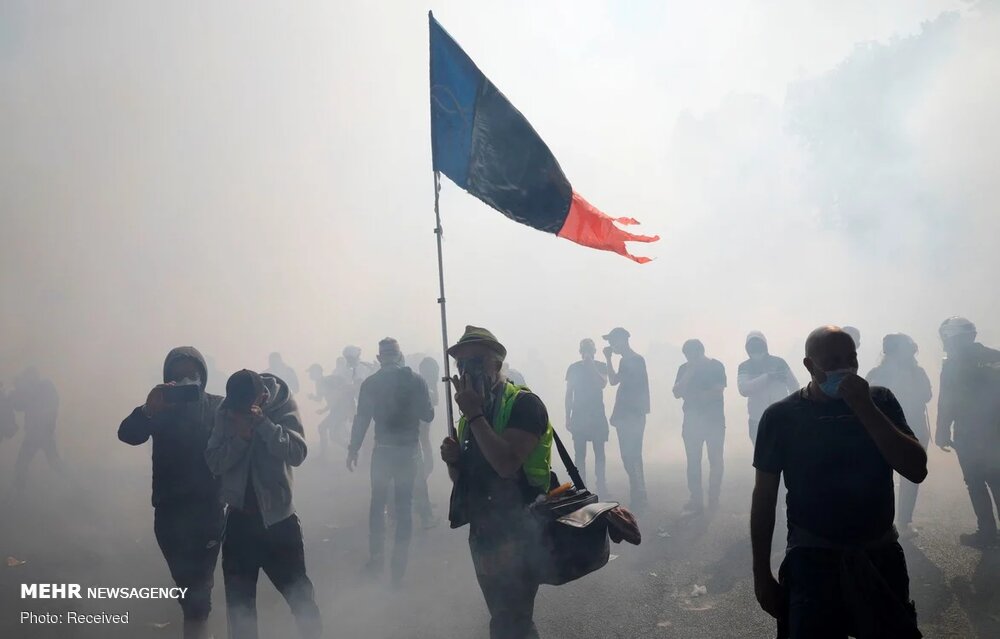بازگشت معترضان فرانسوی به خیابان‌ها