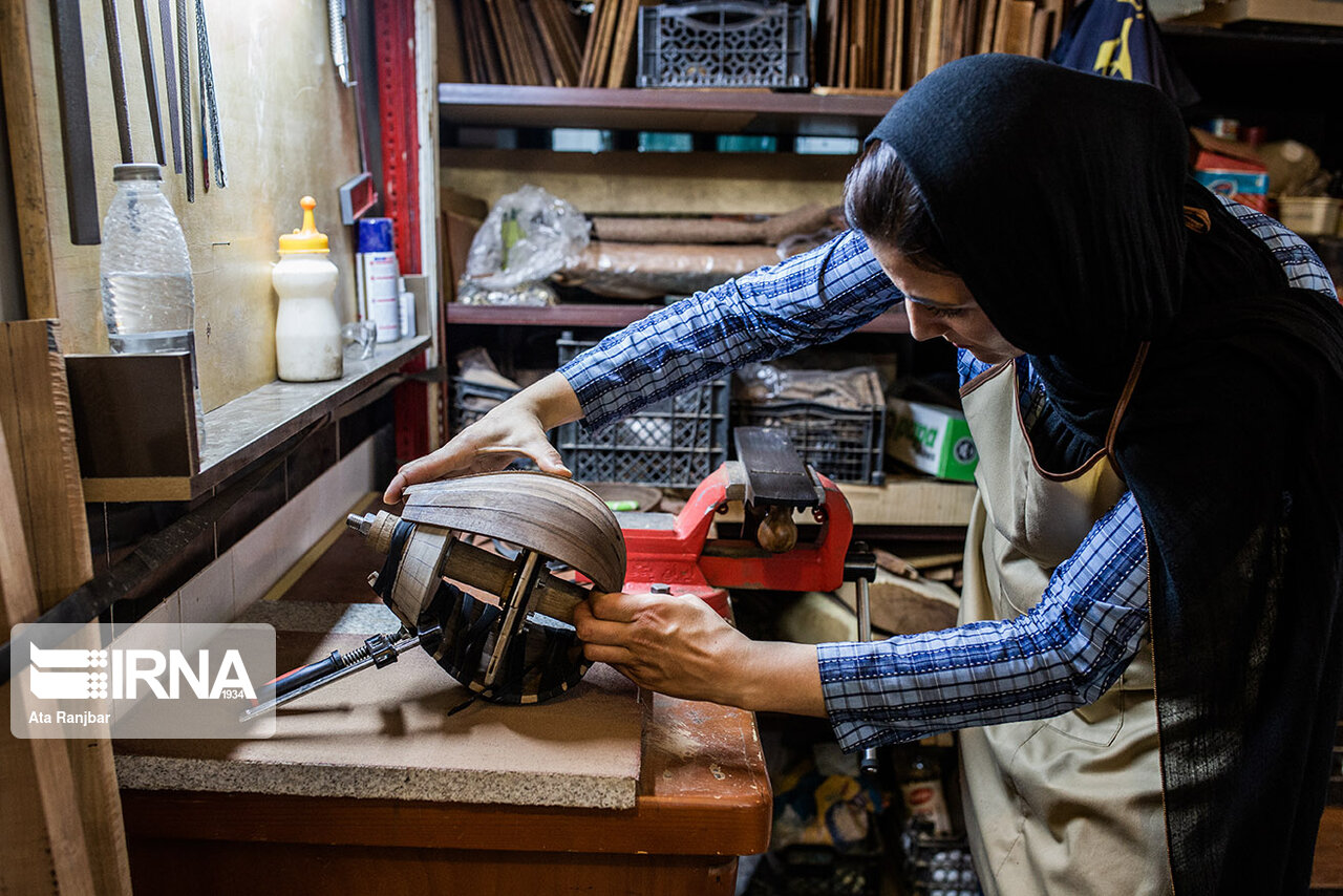 کارگاه ساخت دوتار