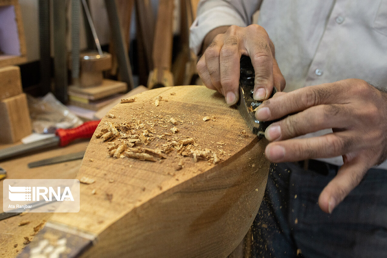 کارگاه ساخت دوتار