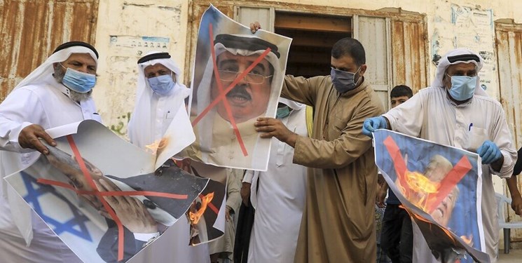 ساکنان غزه تصاویر حکام بحرین و امارات را به آتش کشیدند