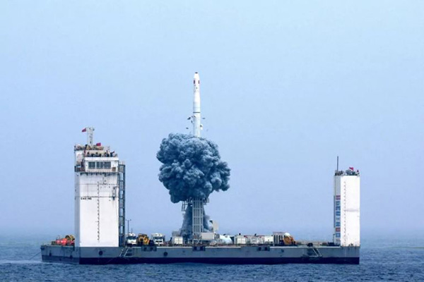 چین برای پرتاب راکت از روی دریا پایگاه فضایی شناور می‌سازد