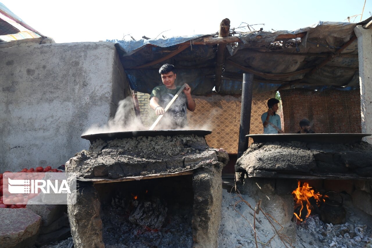 پخت سنتی رب در ارومیه
