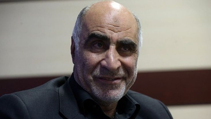 کریمی اصفهانی: اگر برخی حرف‌ها گفته شود احمدی‌نژاد از خانه اش هم بیرون نمی‌آید