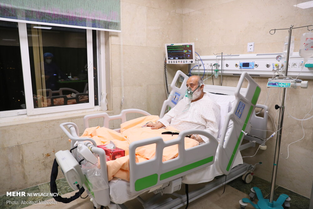 عیادت از شیخ حسین انصاریان در بیمارستان