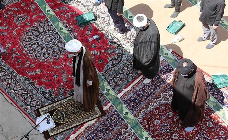 احکام/ آیا روی فرش نجس می‌توان نماز خواند؟
