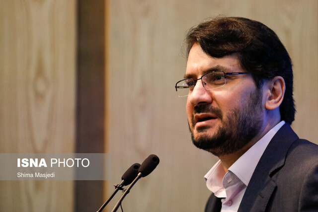 بذرپاش آزادی بیان را پاس داشت
