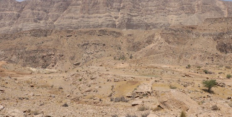 هشدار درباره برداشت غیراصولی خاک از کوه‌های اطراف صوفیان
