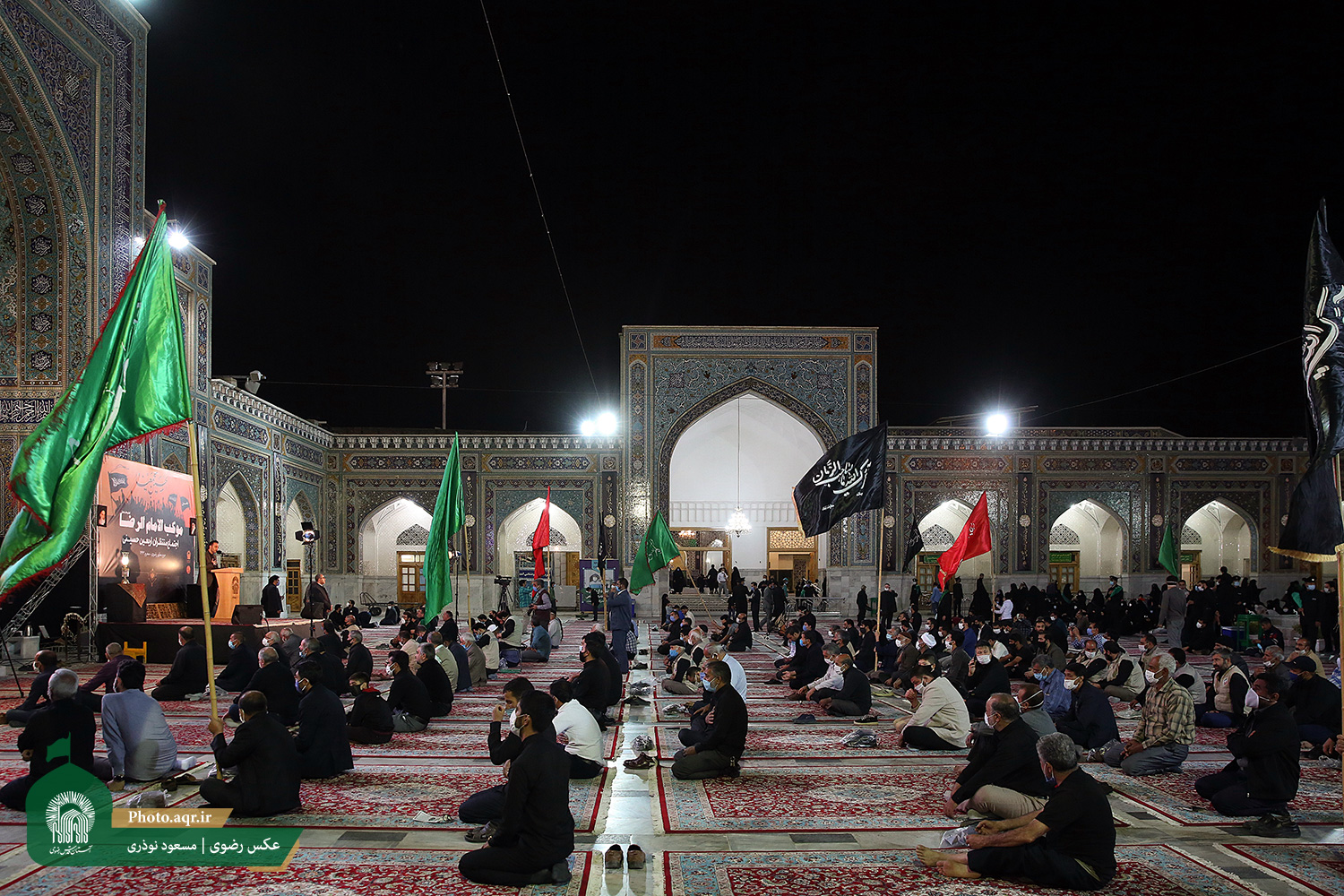اجتماع منتظران اربعین حسینی در حرم مطهر رضوی