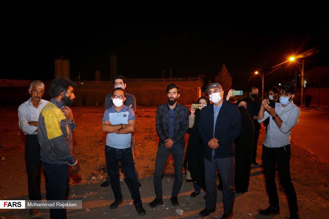 بازدید شبانه رئیس شورای شهر مشهد از کارتن خواب‌ها