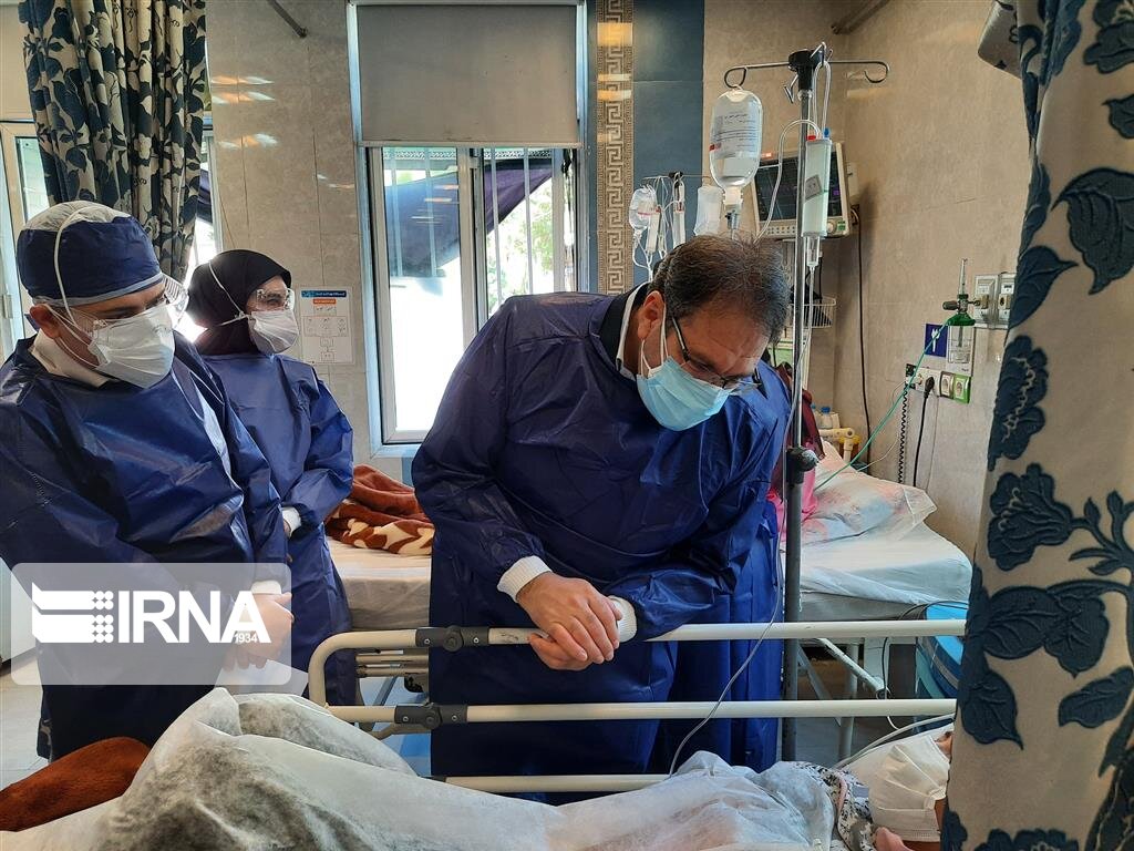 بار مراجعه بیماران کرونا استان‌های همجوار بر دوش مراکز درمانی فارس