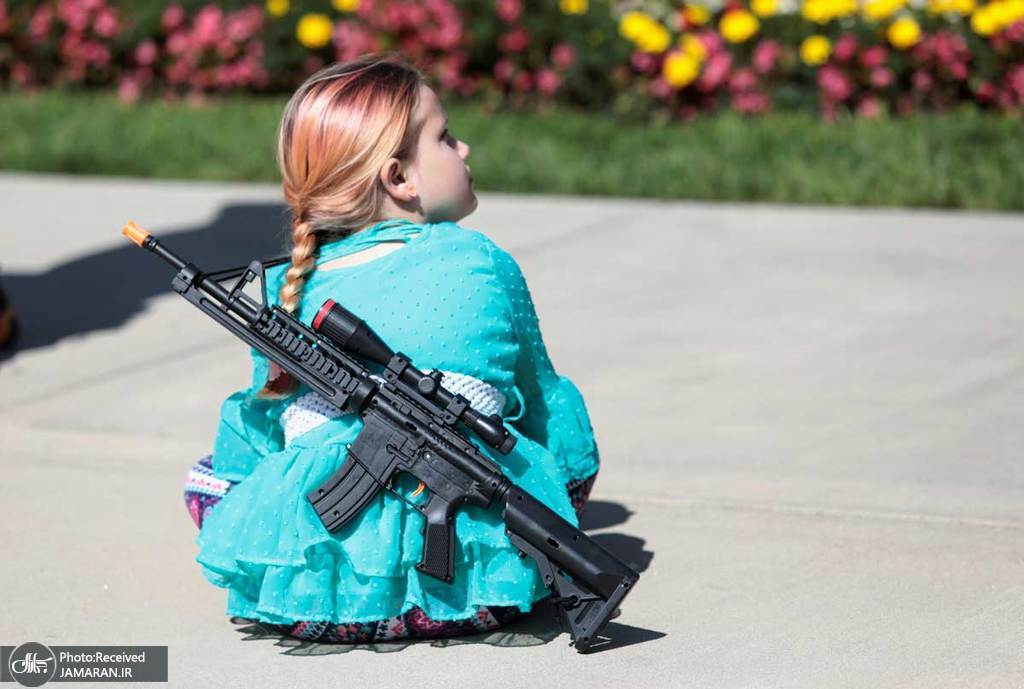 کودک آمریکایی حامی حمل اسلحه!