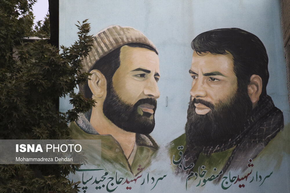 رنگ و بوی شهادت بر دیوارهای شهر راز