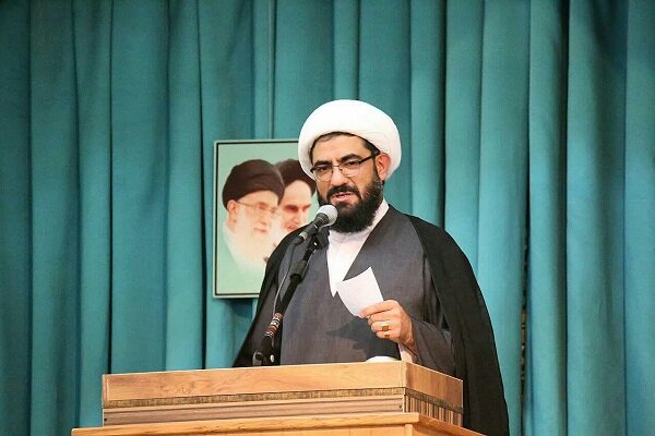 امامجمعه همدان: نمایندگان مجلس از حواشی پرهیز کنند