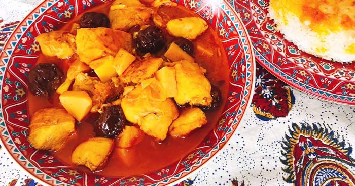 طرز تهيه خورشت به آلو با مرغ به صورت مجلسي