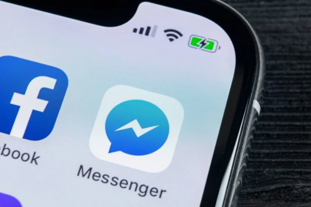 اپل زیر فشار فیسبوک