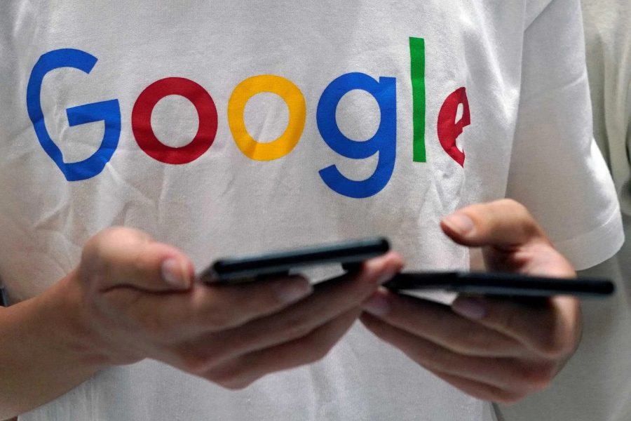 شرکت گوگل از سیاست اپل دفاع کرد
