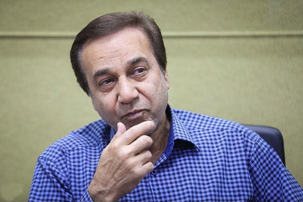 محمد گلریز: سرودهای حماسی و انقلابی همگی برآمده از شعارهای مردم بود