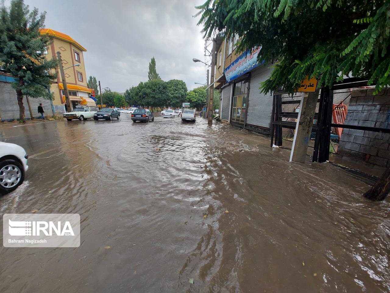 بارش باران شدید و آبگرفتگی معابر خلخال