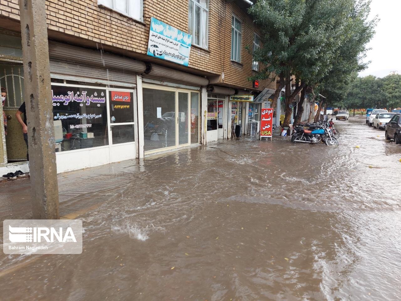 بارش باران شدید و آبگرفتگی معابر خلخال