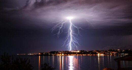 مرگ ۳ نفر به دلیل اصابت صاعقه