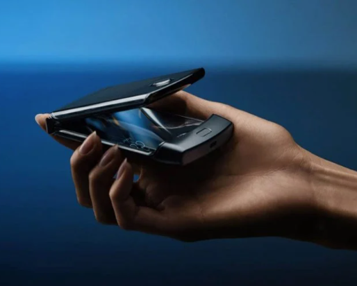 مقاومت درخورتوجه نمایشگر Moto Razr 5G موتورولا