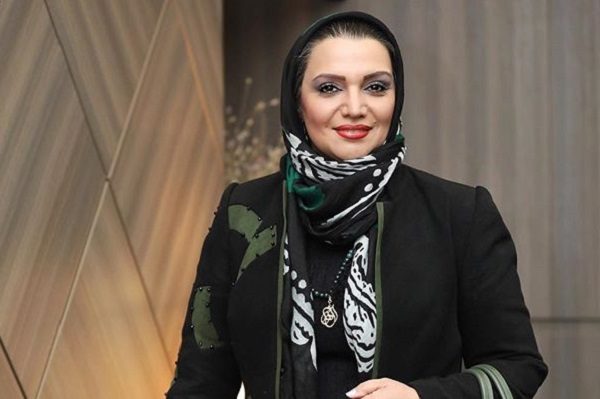 چهره ها/ تذکر کرونایی الهام پاوه نژاد در جشن صعود پرسپولیس