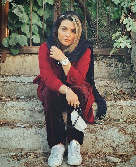 چهره ها/ دنیا مدنی و شعری از احمدرضا احمدی