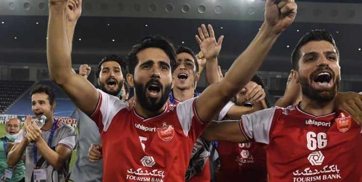 کادر فنی و بازیکنان پرسپولیس سهامدار بانک گردشگری شدند!