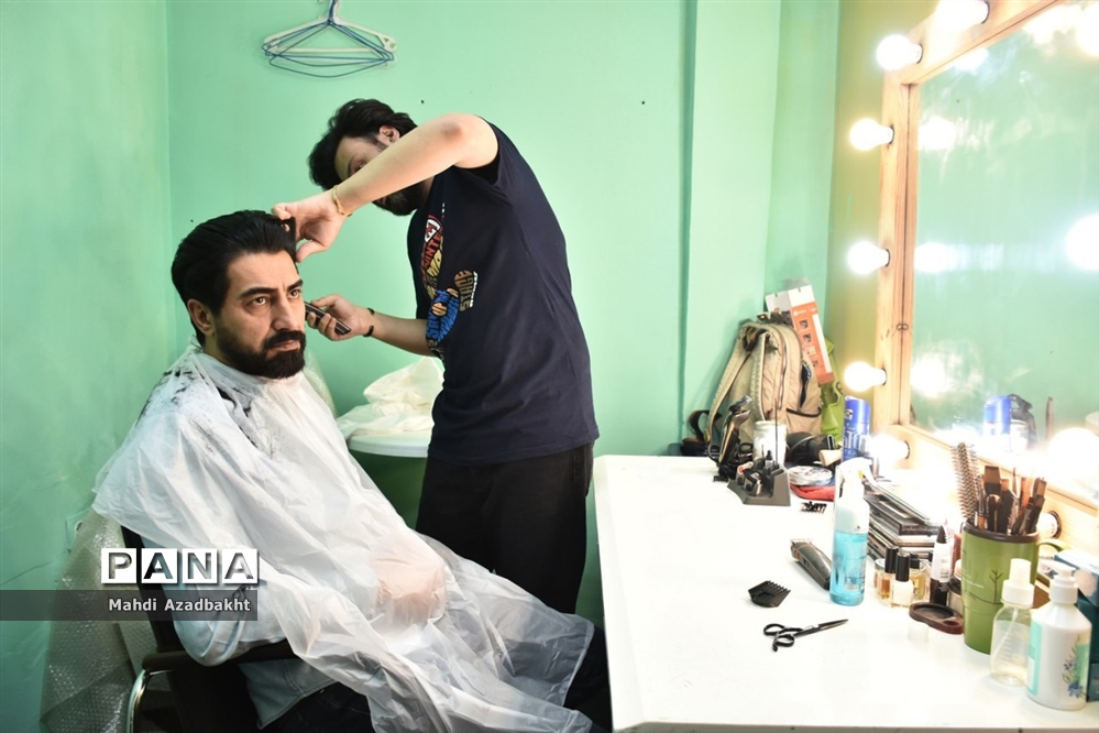 پشت صحنه برنامه تلویزیونی چهل تیکه