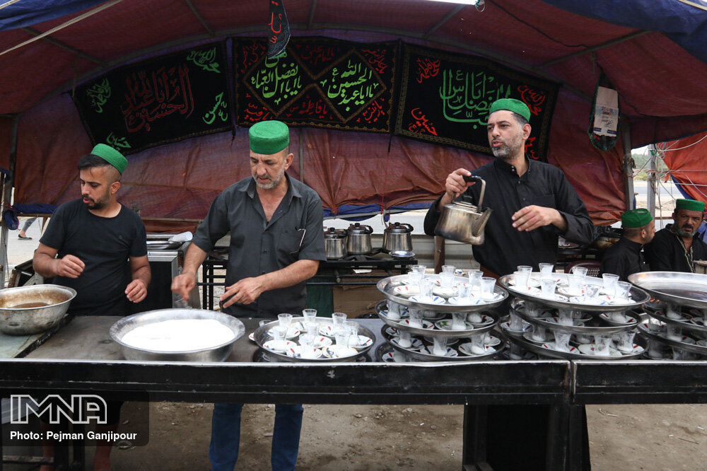 عکس/ پیاده روی با شکوه اربعین سال گذشته