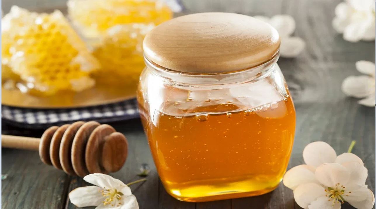 عسل؛ معجونی که خواص آن شما را از پزشک بی نیاز میکند