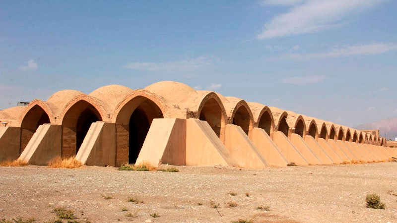 دیدنی های گرمسار، جزیره اقوام ایران