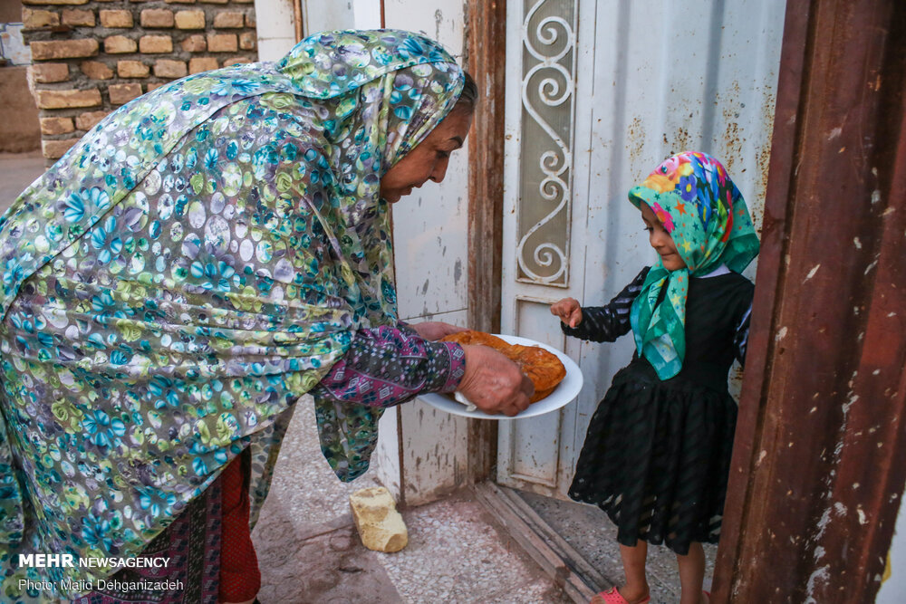 عکس/ نذر خانواده زرتشتی برای اربعین اباعبدالله (ع)