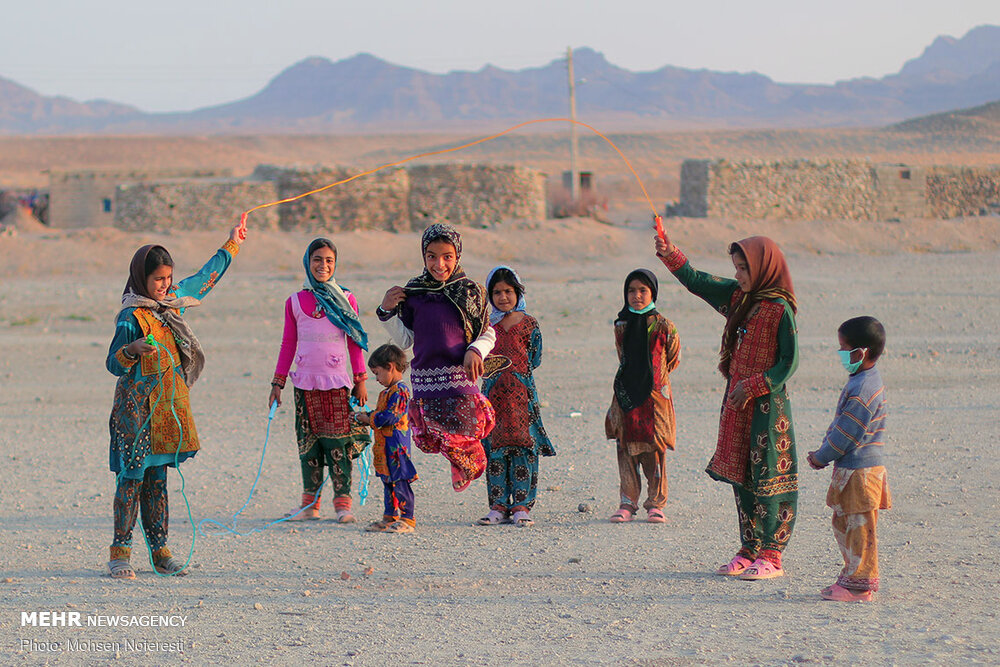 برگزاری اربعین متفاوت در ۳۰ کیلومتری مرز افغانستان