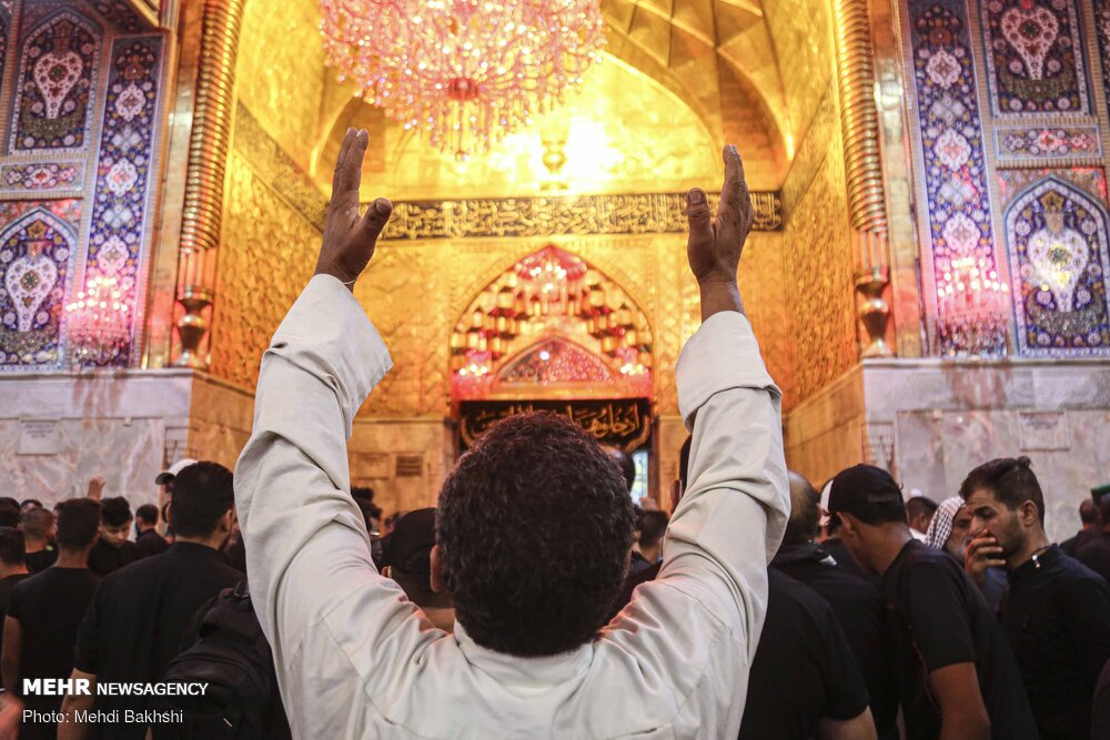 عکس/ وداع زائران اربعین با سیدالشهدا(ع) و ابوالفضل العباس(ع)